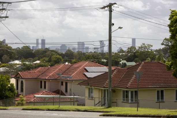 Brisbane landlords get the upper hand as rents hold strong at record high prices-min