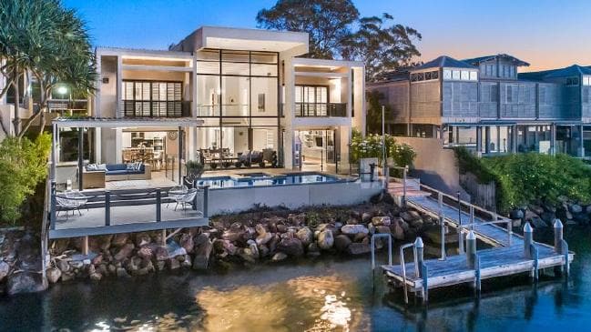 Hot property Dated dress circle Noosa home sells at auction 2