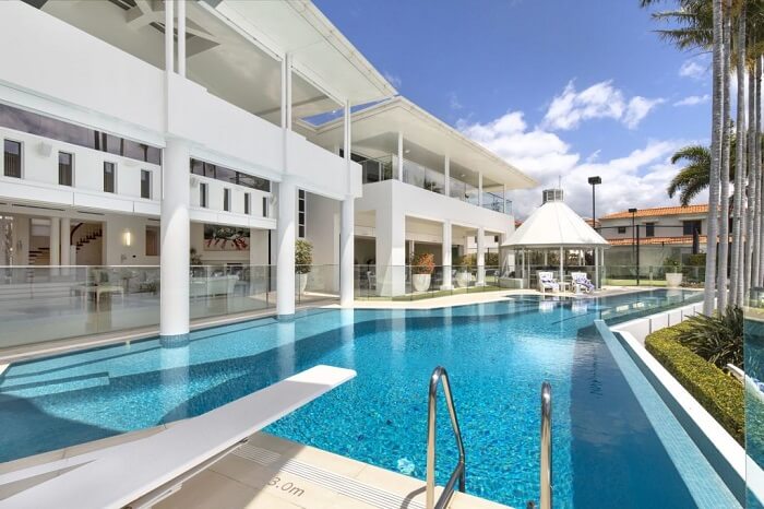 Perfect party pad Ultimate Noosa Waters entertainer, complete with nightclub, up for sale 1