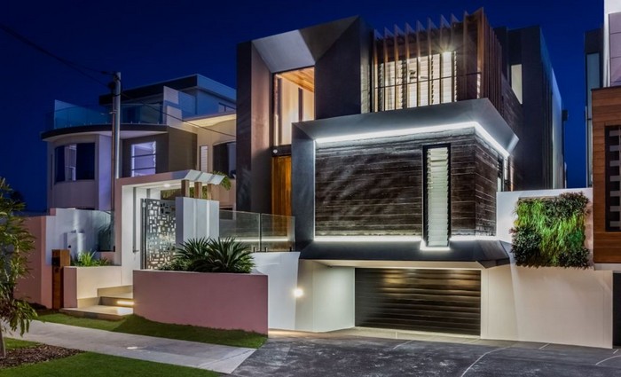 Brand new Broadbeach Waters trophy home sold for $3 million
