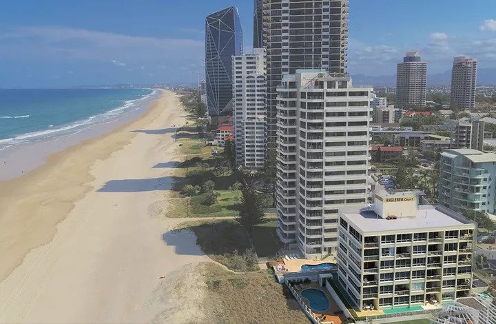Gold Coast Beachfront Hotel Site Hits the Block (1)