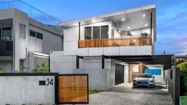 Rugby union star Quade Cooper sells luxury Brisbane home (3)