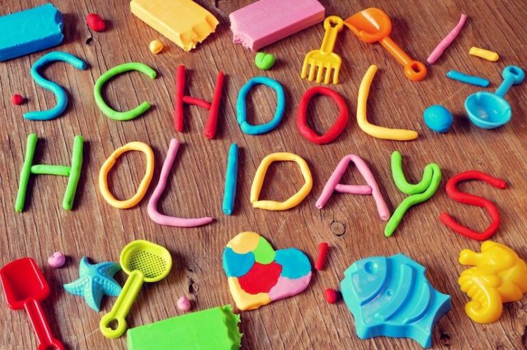 2022 School Holidays & Public Holidays in QLD