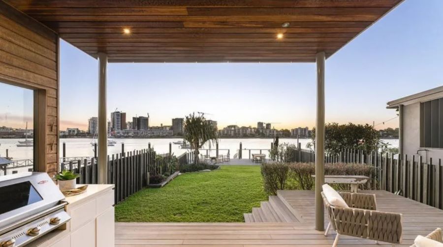 122 Quay St Bulimba will go to auction