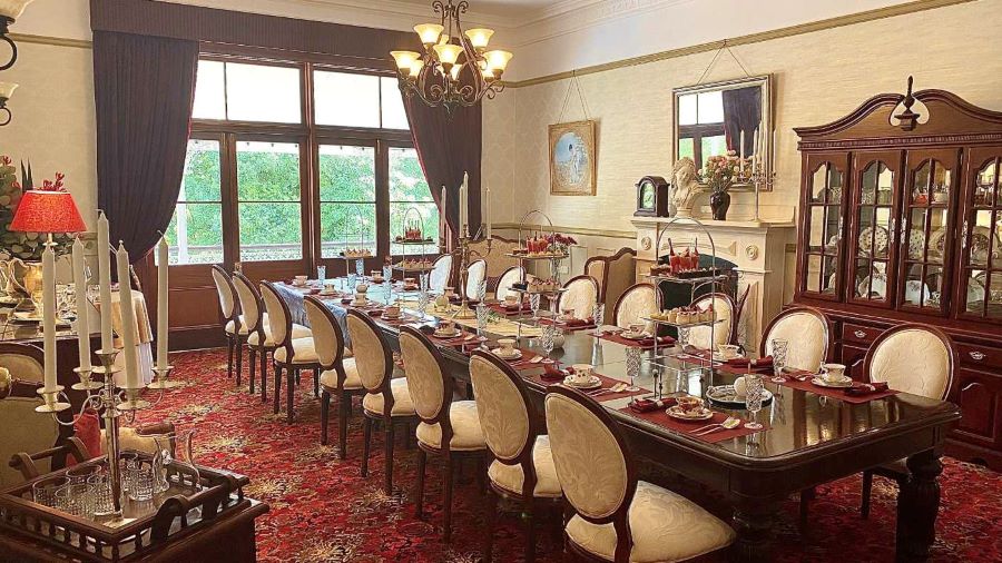 The exquisite dining room.
